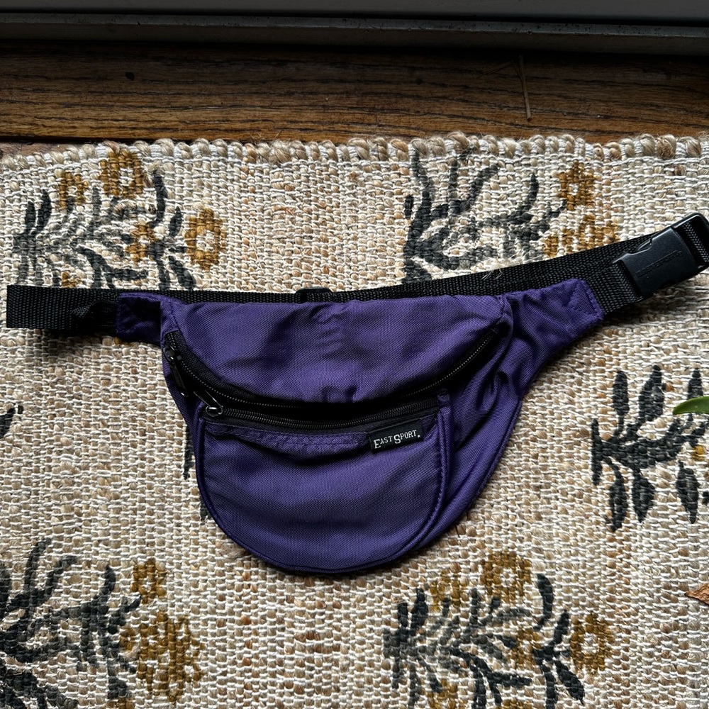 Vintage East Sport Purple Nylon Zip Waste/ Fanny Pack